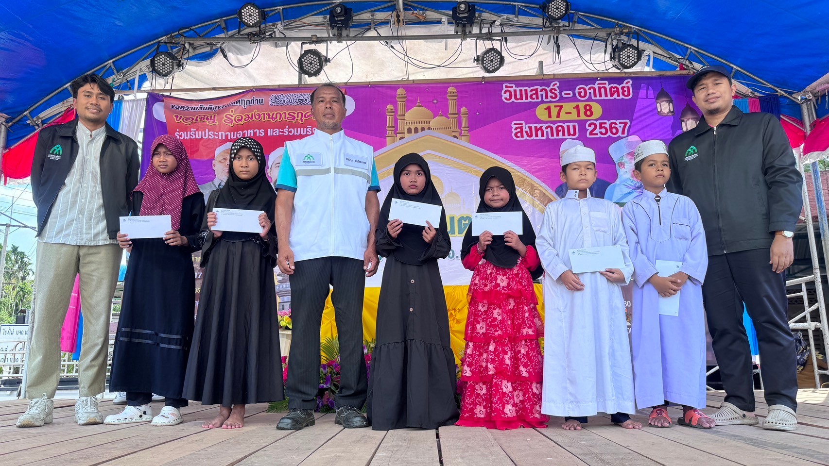 โครงการมอบซะกาตฟิตเราะห์ ให้กับพี่น้องเขตสะเดา ครั้งที่ 2 ณ มัสยิดบ้านตะโล๊ะ